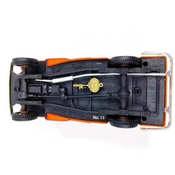 Liberty Classic 1953 Jeep Willys‎ Trustworthy Hardware 10 Annv 1/25 Diecast Bank - Picture 12 of 16